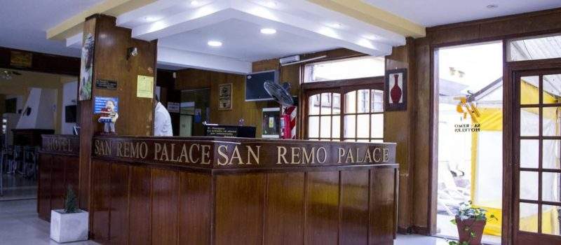 Recepcion Hotel San Remo Villa Gesell Buenos Aires